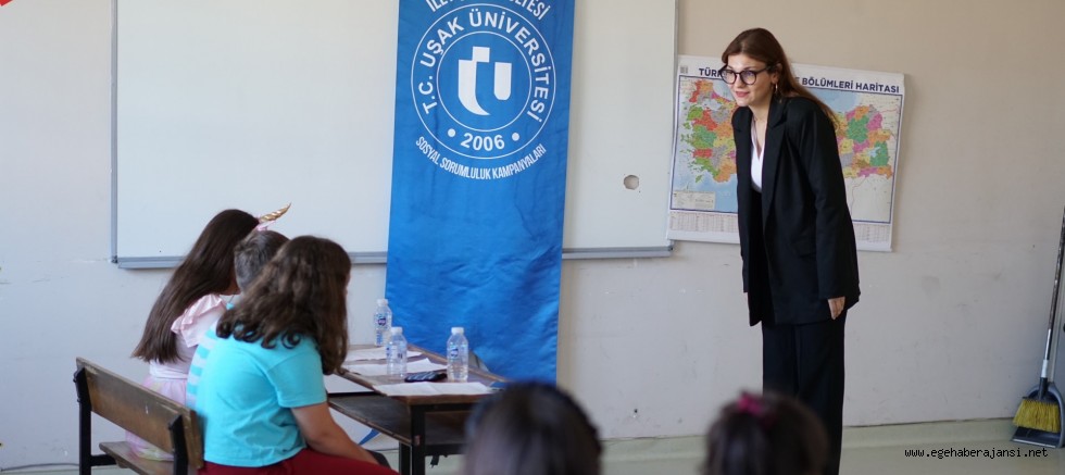 Uşak’ta Köy Okulunda Öğrenciler İlk Kez Tiyatro ile Tanıştı