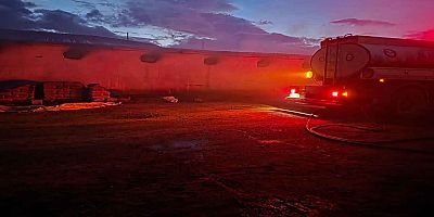 Eşme’de Tavuk Çiftliğinde Yangın: Büyük Maddi Hasar Oluştu